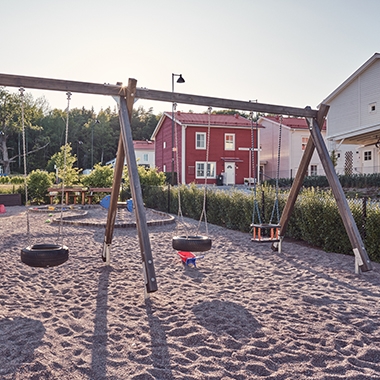 siteassets/_inspiration/inflyttade-grannskap/sjomannen/sjomannen-lekplats2-380x380.jpg