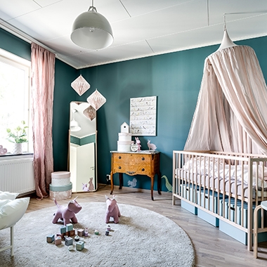 siteassets/_inspiration/inredning/badda-sangen---tips-for-sovrummet/badda-sangen-barn2-380x380.jpg