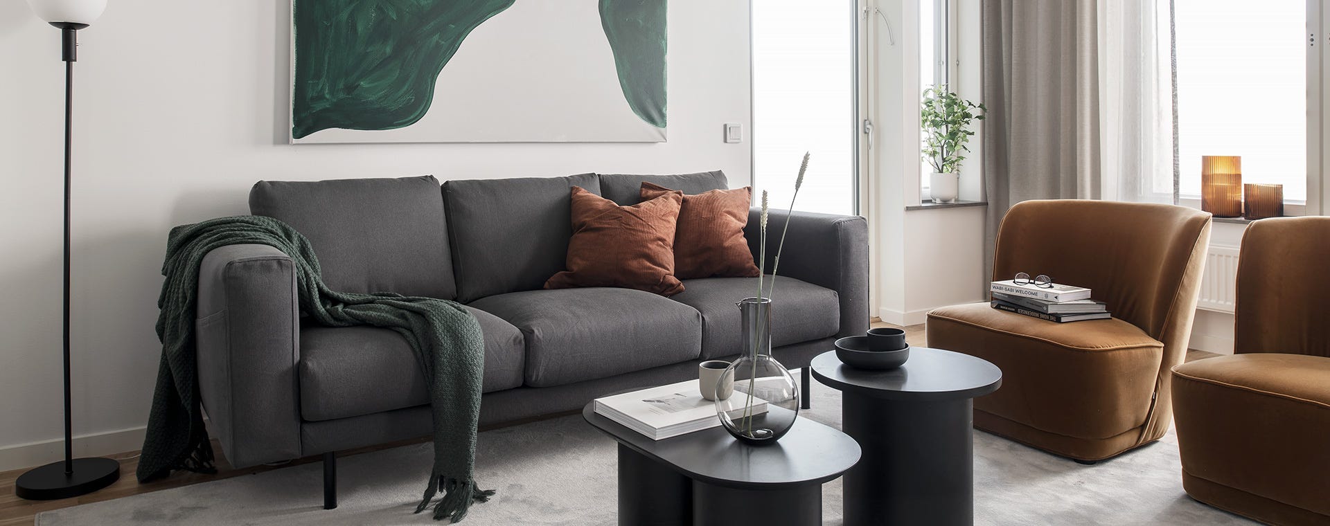Modernt vardagsrum med soffa & fåtöljer (Visualisering)