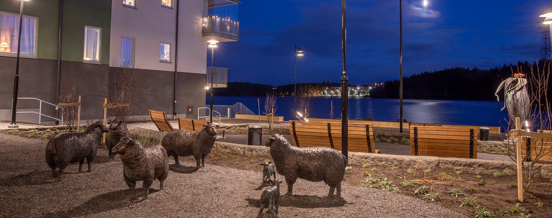 Utsikt över vattnet från grannskapet Tollare