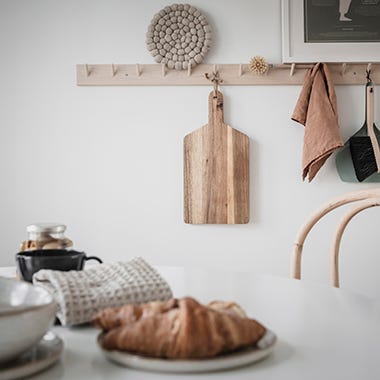 Närbild på matplats i köket