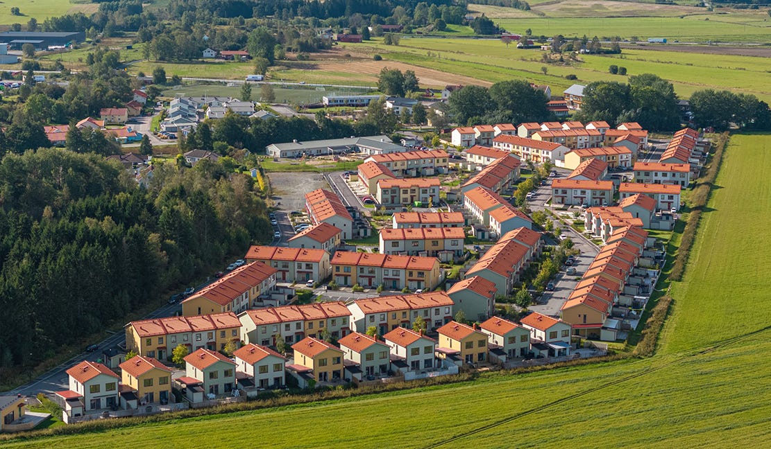 Flygbild över grannskapet Körsbärsgläntan i Kareby Äng
