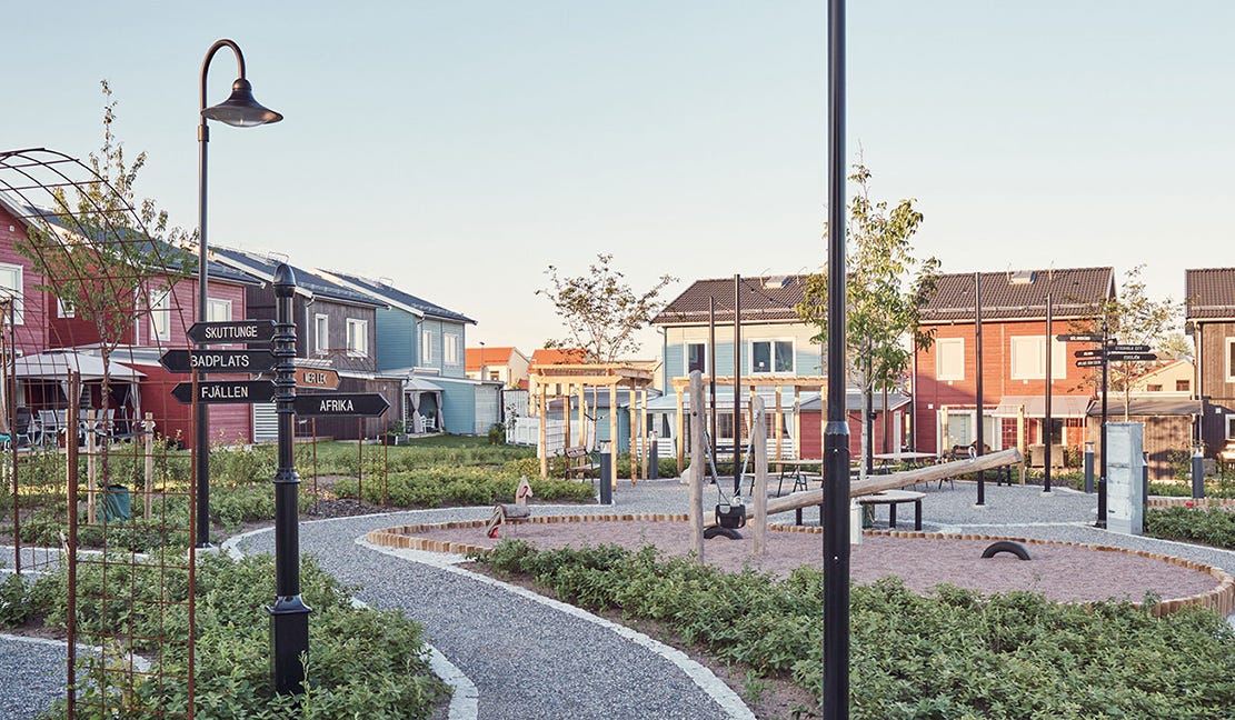 Mälargränd med dess gemensamma lekplats