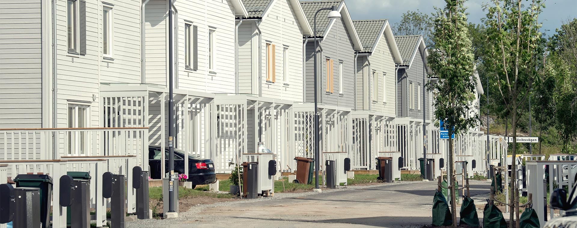 Gatuvy på grannskapet Vita Stenen