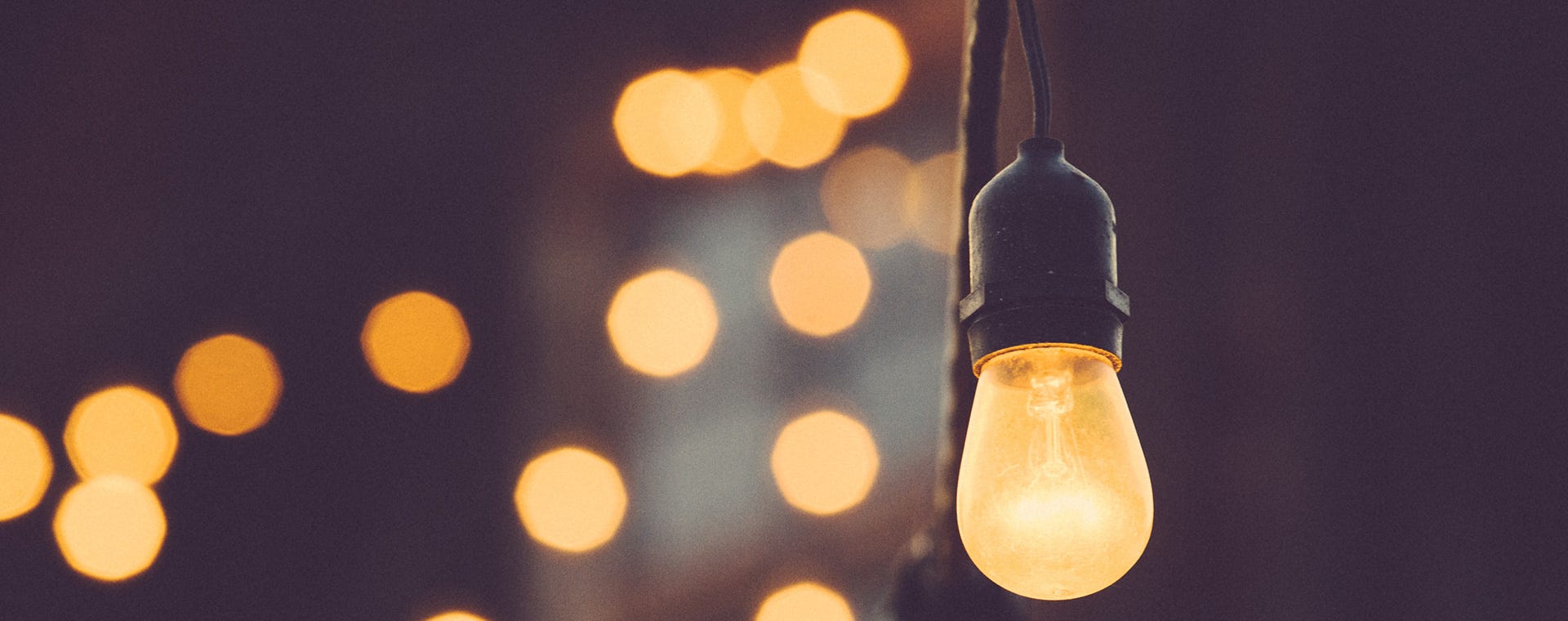 Närbild på glödlampa