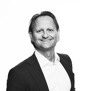 Mäklare Mathias Skrzeczynski