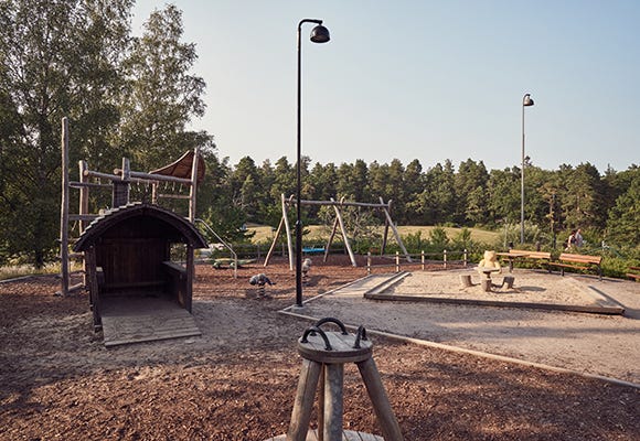 Foto på lekplatsen i Tollare
