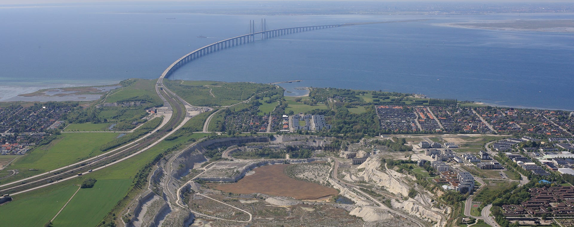 Flygbild över Malmö och Öresundsbron