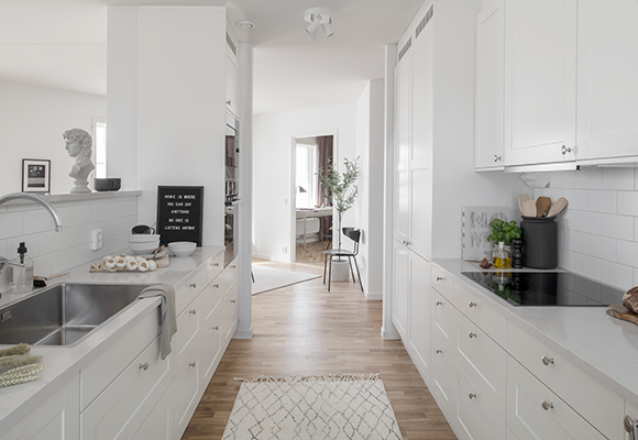 siteassets/design-och-inredning/visningslagenhet-kristineberg/fyra/kok-1-580x400.jpg