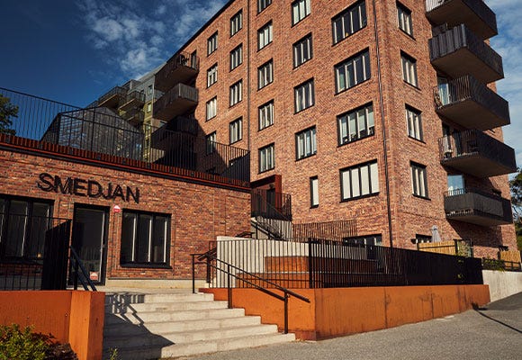 Gatuvy på grannskapet Smedjan