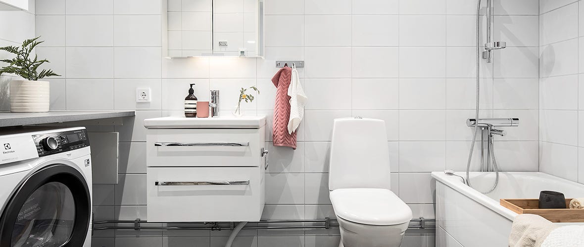 Bild på modernt badrum